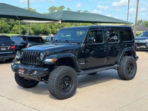 Used 2022 Jeep Wrangler Unlimited Sahara AWD/4WD image 1