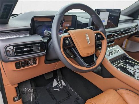 New 2025 Lincoln Aviator Black Label image 3