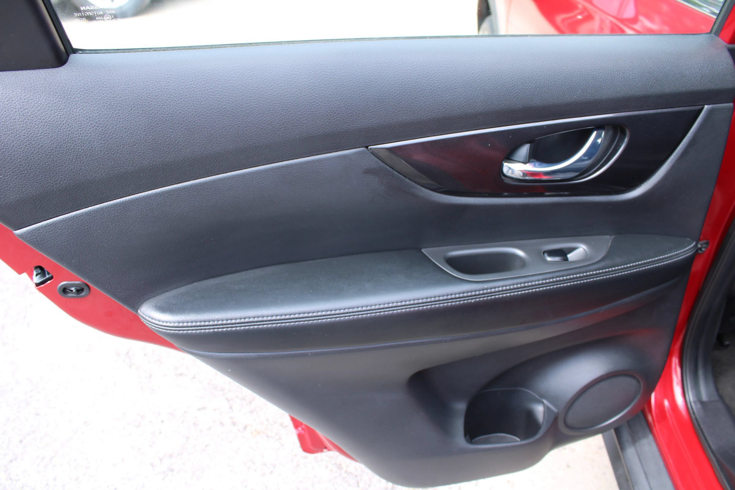 Used 2017 Nissan Rogue S AWD/4WD image 17