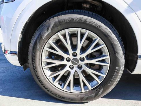 Used 2024 Genesis GV80 2.5T image 9