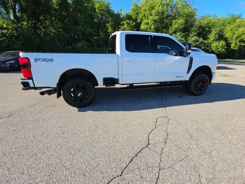 Used 2025 Ford F250 Lariat w/ Black Appearance Package AWD/4WD image 8