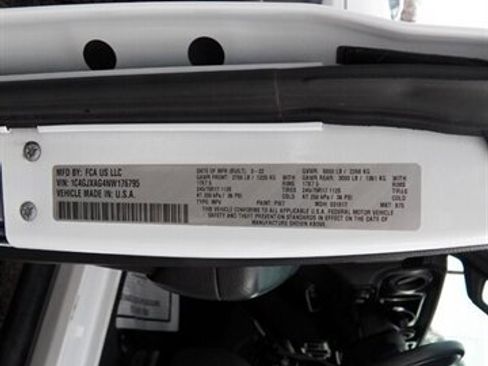 Used 2022 Jeep Wrangler Sport image 32