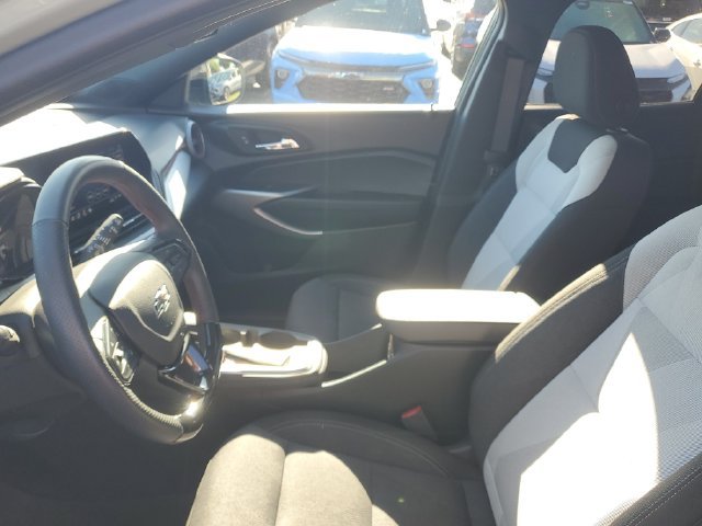 Certified 2024 Chevrolet Trax RS w/ Sunroof Package FWD image 15