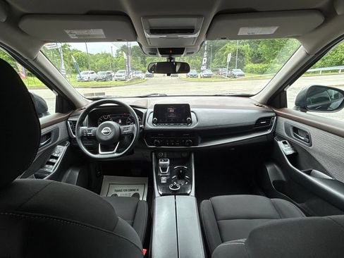 Used 2023 Nissan Rogue S AWD/4WD image 12
