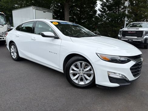 Used 2024 Chevrolet Malibu LT FWD image 2