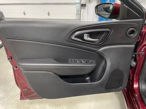 Used 2016 Chrysler 200 Limited Platinum image 13