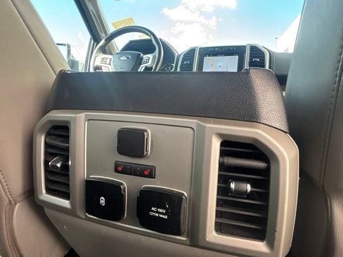 Used 2018 Ford F150 Lariat w/ Equipment Group 502A Luxury AWD/4WD image 29