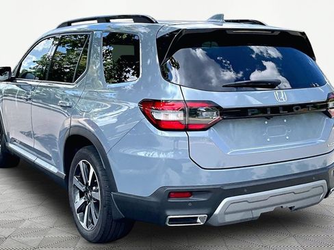 Used 2025 Honda Pilot Touring image 5