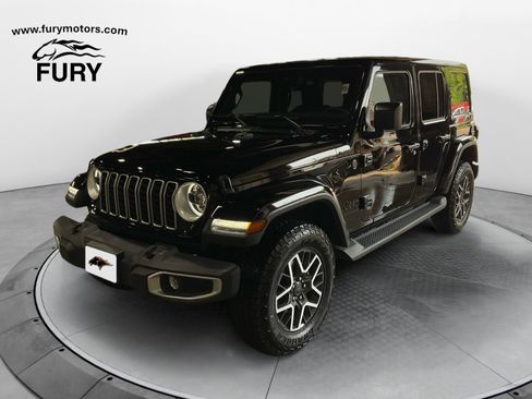 Used 2025 Jeep Wrangler Unlimited Sahara w/ Safety Group AWD/4WD image 7