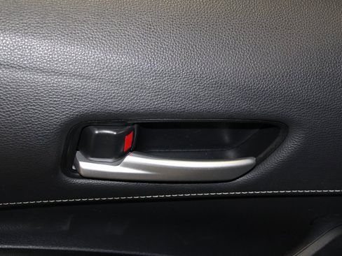 Used 2024 Toyota Corolla SE image 8