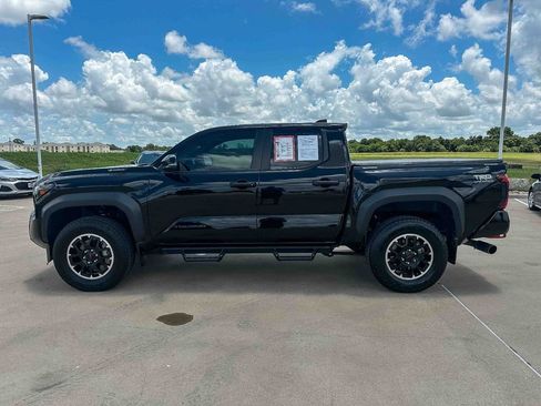 Used 2024 Toyota Tacoma TRD Off-Road w/ TRD Off Road Upgrade Package AWD/4WD image 6