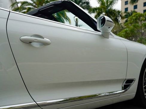 Used 2024 Bentley Continental GT V8 image 29