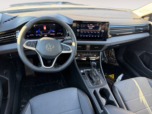 New 2026 Volkswagen Jetta SE FWD image 15