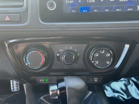 Used 2021 Honda HR-V Sport image 14