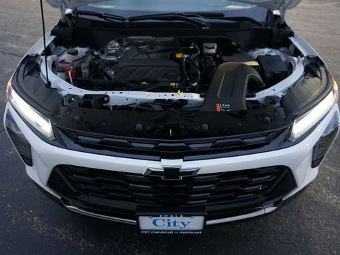 Used 2025 Chevrolet Trax ACTIV w/ Sunroof Package image 29