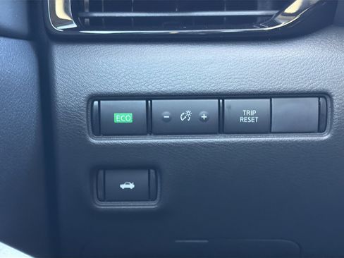 New 2025 Nissan Sentra SR image 22