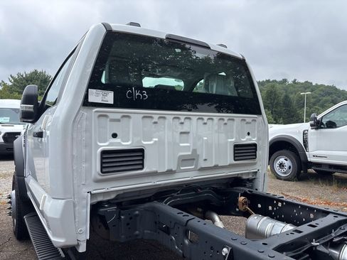 New 2025 Ford F550 4x4 Regular Cab Super Duty w/ XL Chrome Package image 8
