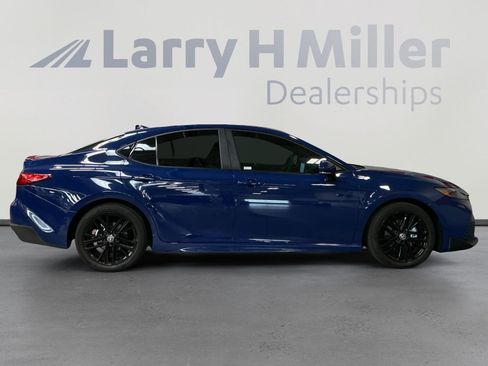 Used 2025 Toyota Camry SE w/ Multimedia Upgrade Package FWD image 6