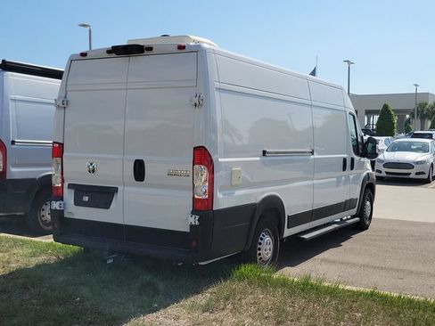 Used 2024 RAM ProMaster 3500 w/ Convenience Group FWD image 4