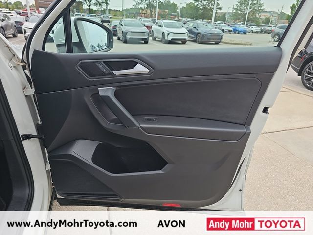Used 2019 Volkswagen Tiguan SE FWD image 34