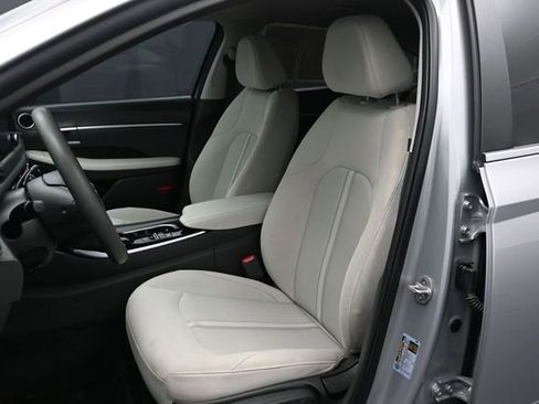 Used 2023 Hyundai Sonata SE FWD image 5
