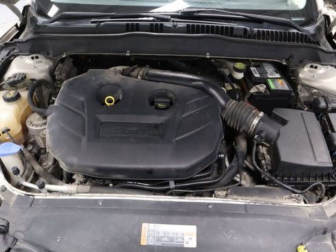 Used 2016 Ford Fusion Titanium image 17