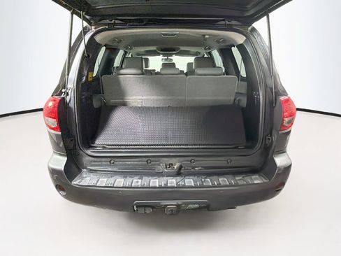 Used 2011 Toyota Sequoia Limited AWD/4WD image 30