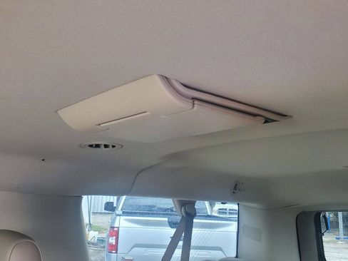 Used 2016 Chevrolet Suburban LTZ image 23