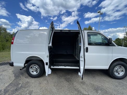 New 2025 Chevrolet Express 2500 w/ Driver Convenience Package image 13