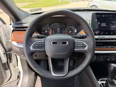 Used 2025 Jeep Compass Limited AWD/4WD image 14