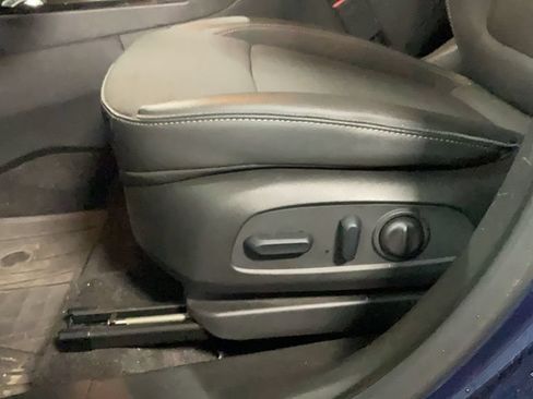 Used 2023 Buick Encore GX Preferred w/ Cold Weather Comfort Package AWD/4WD image 31