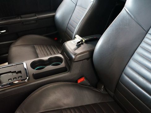 Used 2014 Dodge Challenger R/T RWD image 28