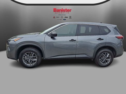Used 2024 Nissan Rogue S AWD/4WD image 7
