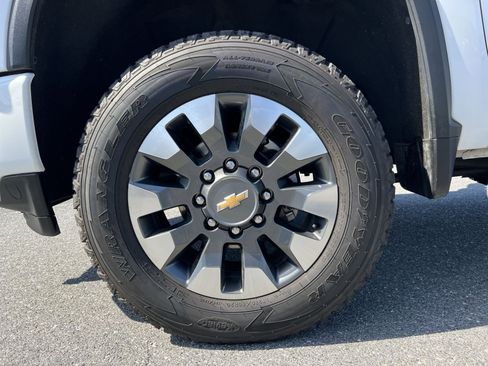 Used 2021 Chevrolet Silverado 2500 LT w/ Z71 Chrome Sport Edition AWD/4WD image 12