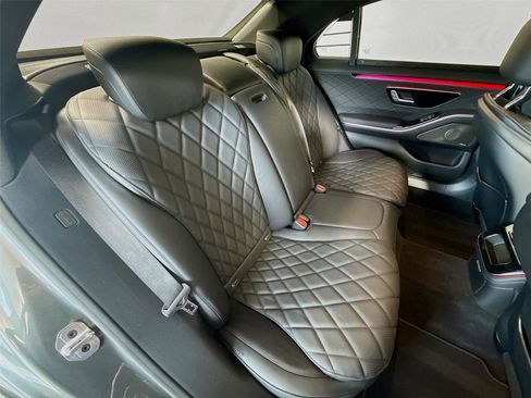 Used 2024 Mercedes-Benz S 580e 4MATIC Sedan image 21