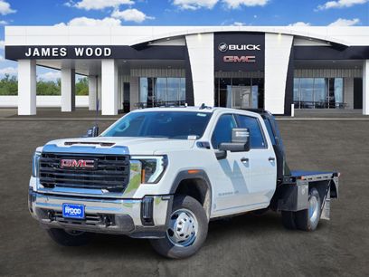 New 2025 GMC Sierra 3500 Pro w/ Convenience Package