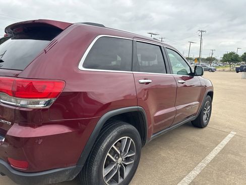 Used 2017 Jeep Grand Cherokee Limited AWD/4WD image 4