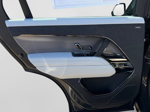 New 2026 Land Rover Range Rover Sport SE AWD/4WD image 17