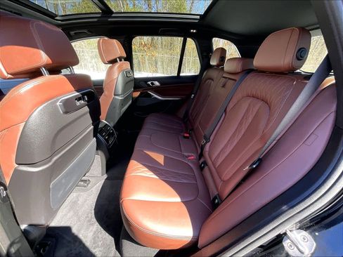 Used 2025 BMW X5 xDrive50e image 15