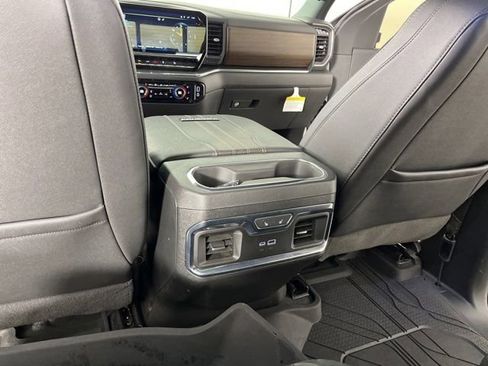 Used 2024 Chevrolet Silverado 2500 High Country w/ High Country Premium Package AWD/4WD image 45