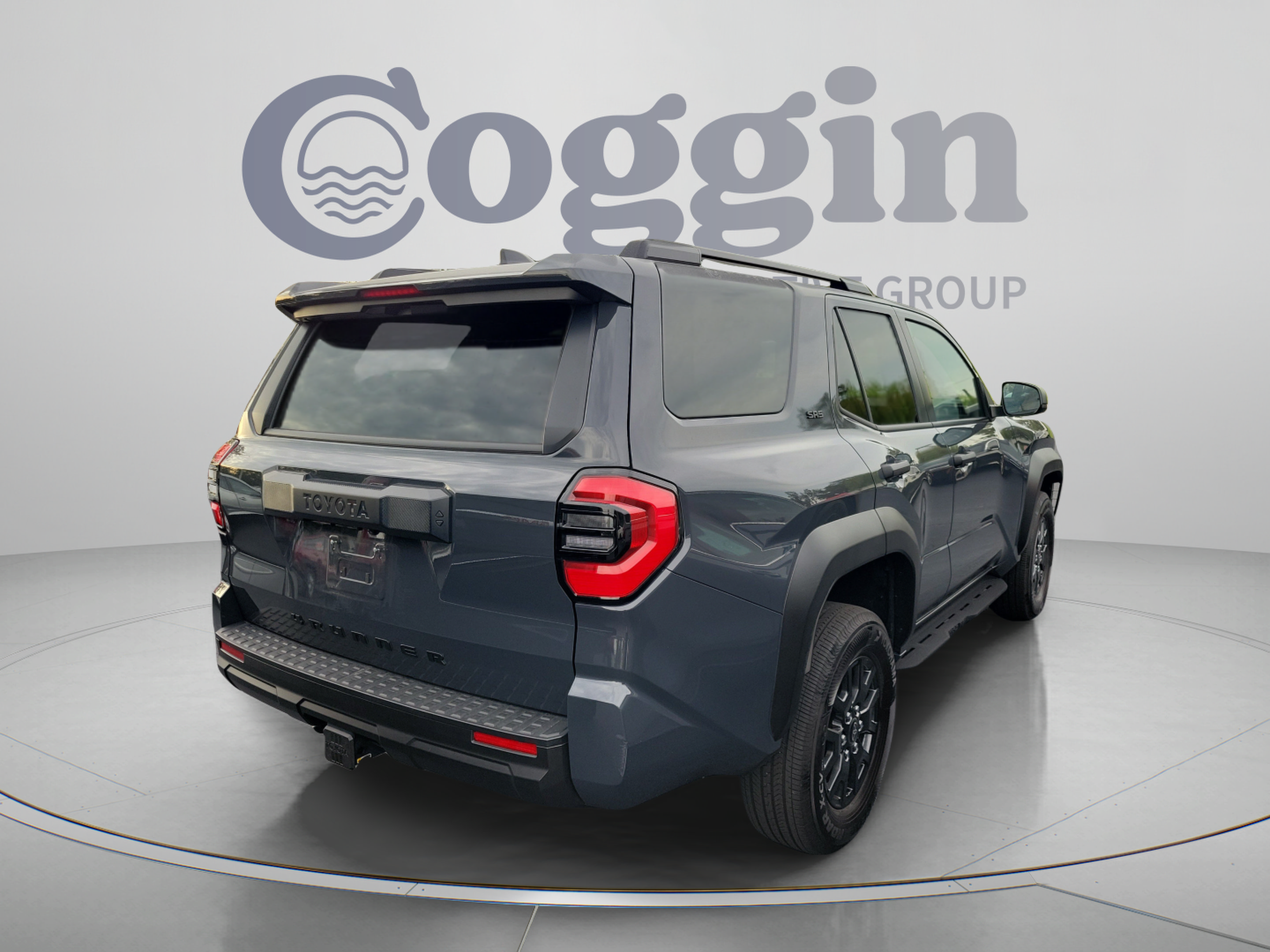 Used 2025 Toyota 4Runner SR5 AWD/4WD image 4