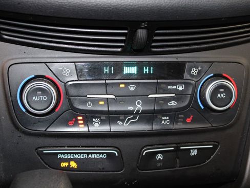 Used 2018 Ford Escape SE image 28