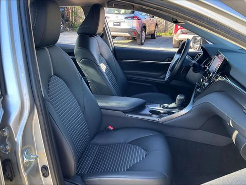 Used 2023 Toyota Camry SE w/ Convenience Package image 8