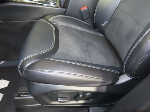 Used 2023 Ford Explorer ST image 49