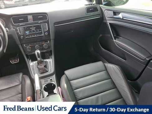 Used 2017 Volkswagen GTI SE image 17