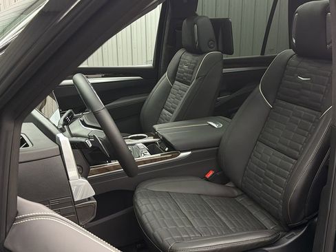 Used 2026 Cadillac Escalade Platinum Sport w/ LPO, ONYX Package image 30