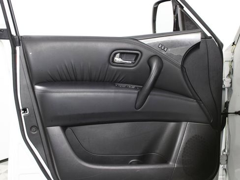 Used 2023 Nissan Armada SL w/ Midnight Edition Package image 7