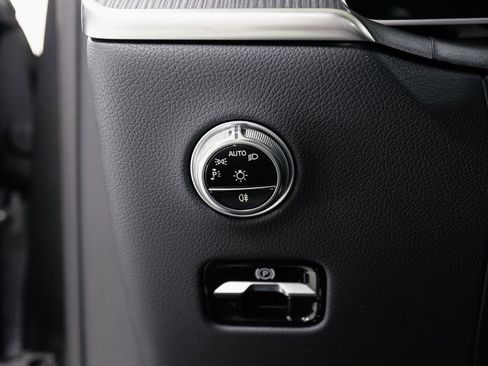 Used 2024 Mercedes-Benz GLC 43 AMG 4MATIC image 10