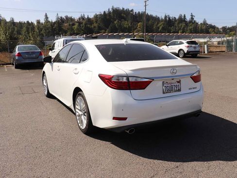 Used 2014 Lexus ES 350 w/ Luxury Package FWD image 7
