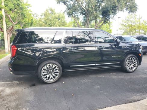 Certified 2023 GMC Yukon XL Denali Ultimate AWD/4WD image 6